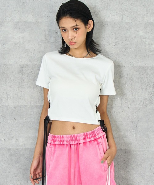 ANAP(アナップ)の「サイド レースアップ リボン リブ トップス Tシャツ(Tシャツ/カットソー・レディース・ホワイト/ブラック/グレー・FREE)」の4枚目の写真