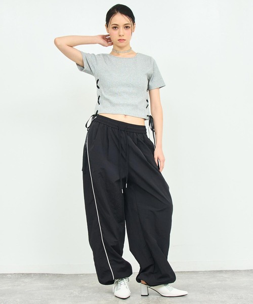 ANAP(アナップ)の「サイド レースアップ リボン リブ トップス Tシャツ(Tシャツ/カットソー・レディース・ホワイト/ブラック/グレー・FREE)」の14枚目の写真