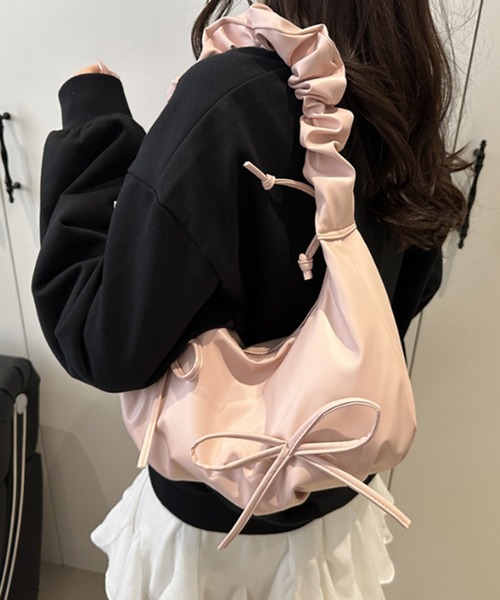 STYLEBLOCK（スタイルブロック）の「シャーリングストラップショルダーバッグ（ショルダーバッグ・レディース・シルバー/ライトブルー/ホワイト/ピンク・FREE）」の3枚目の写真