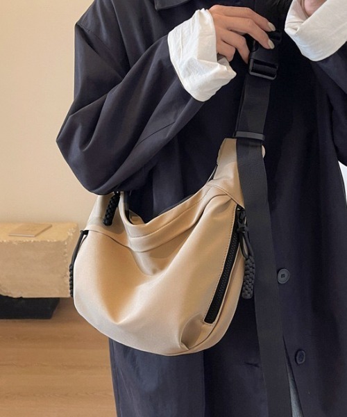 yuue' ( wear )（ユーイ）の「デイリーカジュアルショルダーバッグ（ショルダーバッグ・レディース・ベージュ/ブラック/アイボリー・FREE）」の3枚目の写真