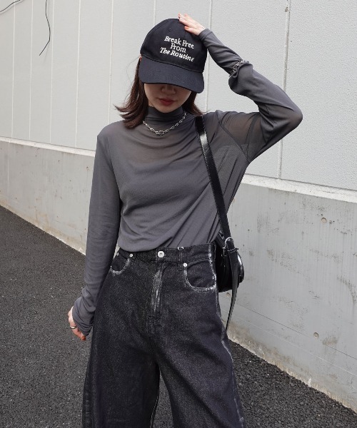 CORNERS(コーナーズ)の「パワーメッシュボトルネックロンT(Tシャツ/カットソー・レディース・オフホワイト/ブラック/ブラウン/ダークグレー/パープル/マスタード・M)」の1枚目の写真