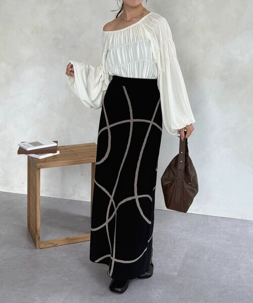 Thevon（ゼボン）の「ボリュームスリーブシャーリングワンショルブラウス（シャツ/ブラウス・レディース・グリーン/アイボリー/ブラック・FREE）」の9枚目の写真