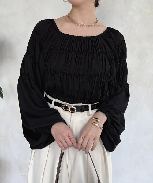 Thevon（ゼボン）の「ボリュームスリーブシャーリングワンショルブラウス（シャツ/ブラウス・レディース・グリーン/アイボリー/ブラック・FREE）」の13枚目の写真