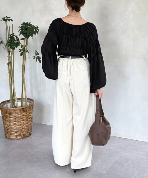 Thevon（ゼボン）の「ボリュームスリーブシャーリングワンショルブラウス（シャツ/ブラウス・レディース・グリーン/アイボリー/ブラック・FREE）」の18枚目の写真