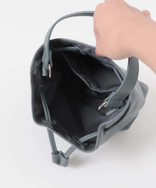 URBAN RESEARCH DOORS(アーバンリサーチドアーズ)の「2WAYシボ巾着ショルダーバッグ(ショルダーバッグ・レディース・ブラック/ブルー・ONE)」の13枚目の写真