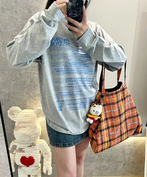 shyam inspiration(シャムインスピレーション)の「人気につき再登場!/レタープリント カジュアル長袖Tシャツ / ロンT(Tシャツ/カットソー・レディース・グレー・L/M)」の16枚目の写真