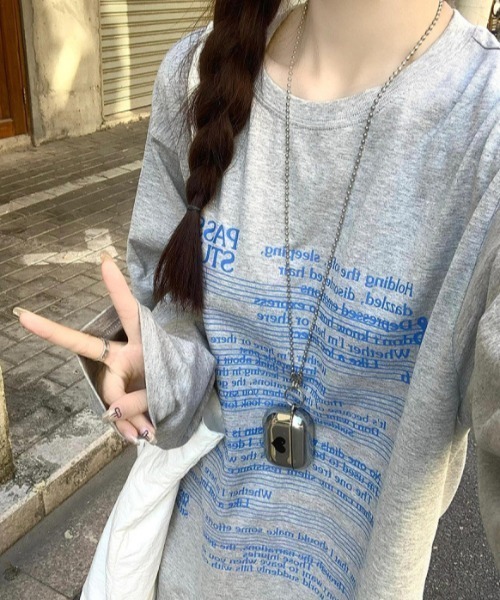 shyam inspiration(シャムインスピレーション)の「人気につき再登場!/レタープリント カジュアル長袖Tシャツ / ロンT(Tシャツ/カットソー・レディース・グレー・L/M)」の7枚目の写真