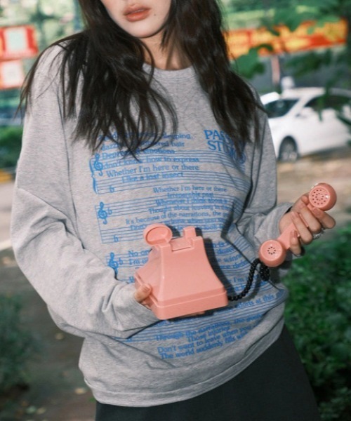 shyam inspiration(シャムインスピレーション)の「人気につき再登場!/レタープリント カジュアル長袖Tシャツ / ロンT(Tシャツ/カットソー・レディース・グレー・L/M)」の11枚目の写真