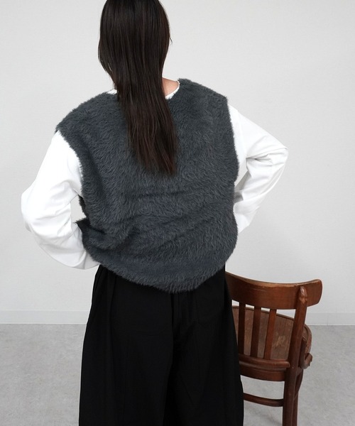 gossara(ゴサラ)の「【旬顔アイテム】シャギーニットベスト(ベスト・レディース・チャコール/ネイビー/グレイッシュベージュ・FREE)」の10枚目の写真
