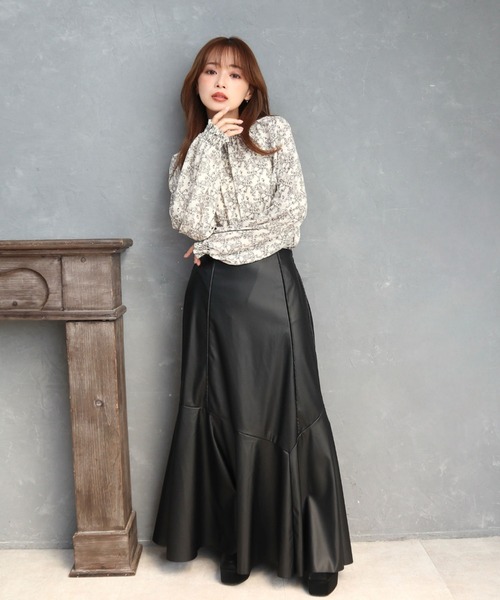 CECIL McBEE(セシルマクビー)の「合皮マーメイドスカート(スカート・レディース・ブラック・MEDIUM/LARGE)」の2枚目の写真