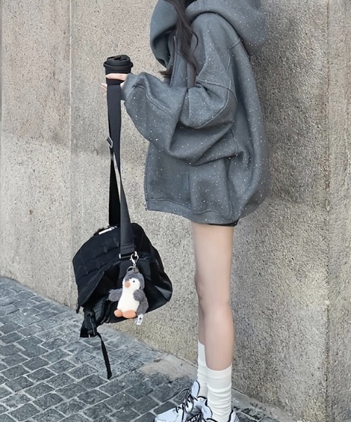 LADY LIKE(レディライク)の「キラキラ加工オーバーサイズパーカー(パーカー・レディース・ダークグレー・M/S)」の15枚目の写真