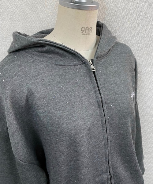 LADY LIKE(レディライク)の「キラキラ加工オーバーサイズパーカー(パーカー・レディース・ダークグレー・M/S)」の14枚目の写真