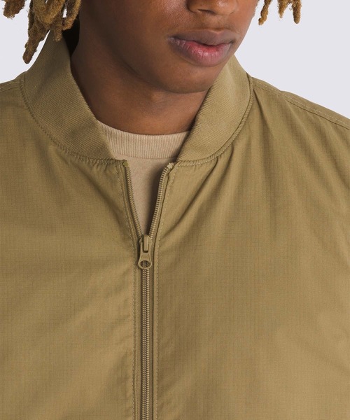 VANS(バンズ)の「SPITFIRE ベスト / SPITFIRE WHEELS VEST SPITFIRE VN000GDYCUQ1(ベスト・メンズ・カーキ・X-LARGE/LARGE)」の4枚目の写真