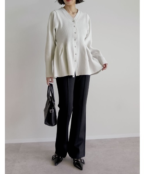 Re:EDIT（リエディ）の「[2025AW COLLECTION][低身長/高身長/大きいサイズ有][イージーケア]ストレッチポンチキックフレアパンツ（その他パンツ・レディース・ブラック/アイボリー/チャコールグレー・SHORT/MEDIUM/TALL/LARGE/X-LARGE）」の5枚目の写真