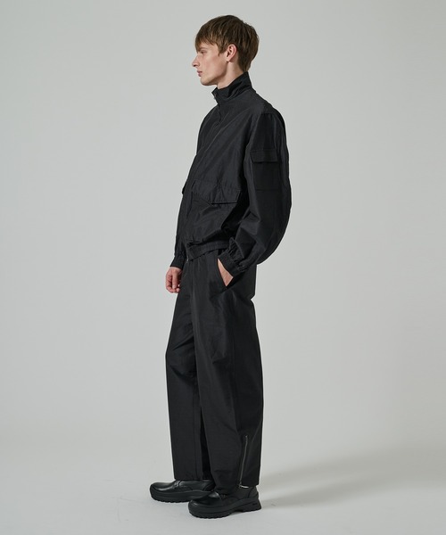 markaware（マーカウェア）の「【markaware/marka】ウールシルク高密度タイプライター / アジャスタブルヘムイージーワイドパンツ, Chambray Black（その他パンツ・メンズ・ブラック・1/2）」の4枚目の写真