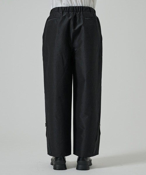 markaware（マーカウェア）の「【markaware/marka】ウールシルク高密度タイプライター / アジャスタブルヘムイージーワイドパンツ, Chambray Black（その他パンツ・メンズ・ブラック・1/2）」の9枚目の写真