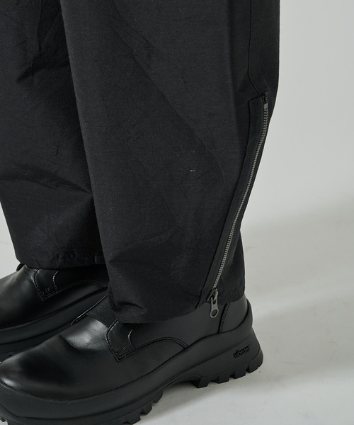 markaware（マーカウェア）の「【markaware/marka】ウールシルク高密度タイプライター / アジャスタブルヘムイージーワイドパンツ, Chambray Black（その他パンツ・メンズ・ブラック・1/2）」の12枚目の写真