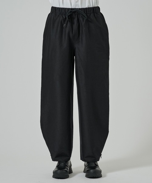 markaware（マーカウェア）の「【markaware/marka】ウールシルク高密度タイプライター / アジャスタブルヘムイージーワイドパンツ, Chambray Black（その他パンツ・メンズ・ブラック・1/2）」の7枚目の写真