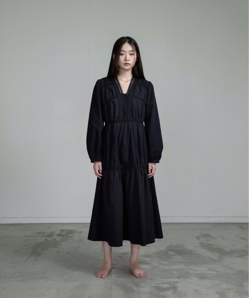 I_am（アイアム）の「v neck lace tiered dress / ブイネックレースティアードドレス（ワンピース・レディース・ブラック/ホワイト・FREE）」の2枚目の写真