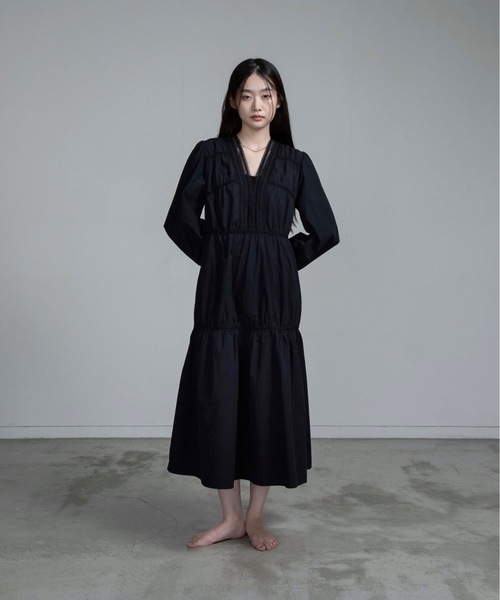 I_am（アイアム）の「v neck lace tiered dress / ブイネックレースティアードドレス（ワンピース・レディース・ブラック/ホワイト・FREE）」の4枚目の写真