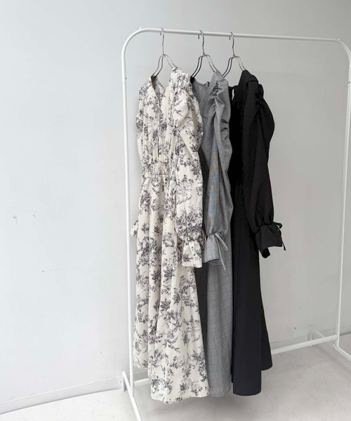 AS KNOW AS plus（アズノゥアズプラス）の「♪パワショルキラ釦ワンピース（ワンピース・レディース・グレー系/アイボリー系/ブラック系・FREE）」の8枚目の写真