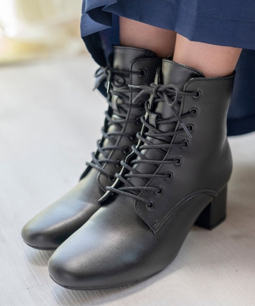 Catherine Cottage（キャサリンコテージ）の「レースアップヒールブーツ（5cmヒール）（ブーツ・キッズ・ブラック/ベージュ・25/24/23）」の3枚目の写真