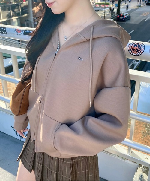 INGNI（イング）の「プレート付ダブルジップダンボールパーカー（パーカー・レディース・オフホワイト/グレー/ブラック/モカ・M）」の11枚目の写真