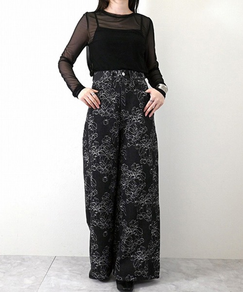 STYLEBLOCK（スタイルブロック）の「花柄ジャガードデニムストレートパンツ（デニムパンツ・レディース・アイボリー/ブラック・S/M）」の2枚目の写真