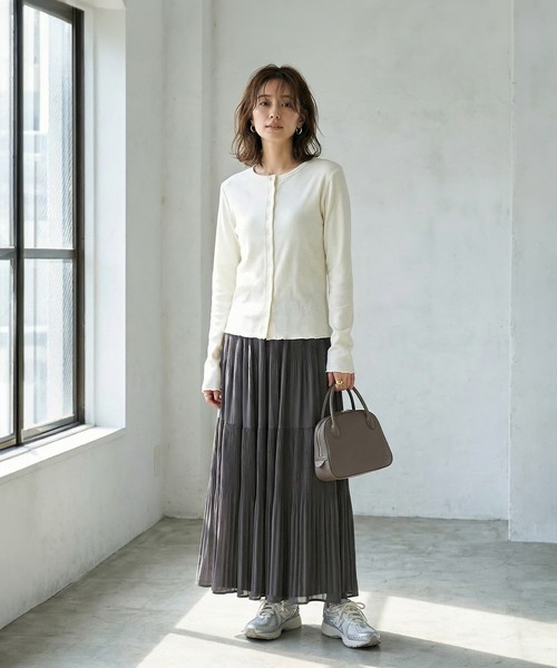 STYLE DELI（スタイルデリ）の「シフォンジョーゼットMIXプリーツスカート（スカート・レディース・ダークグリーン/グレー/ネイビー・01/02）」の4枚目の写真