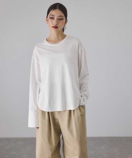 ADAM ET ROPE'（アダムエロペ）の「シャツカフスロングスリーブTシャツ（Tシャツ/カットソー・レディース・ホワイト系その他/サックスブルー・FREE）」の17枚目の写真