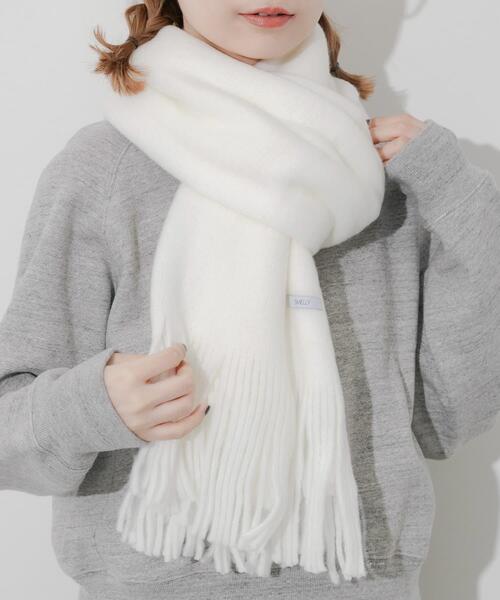 SMELLY(スメリー)の「ソフトボリュームマフラー(マフラー・レディース・グレー/チャコールグレー/ライトブルー/ホワイト/ベージュ・-)」の6枚目の写真