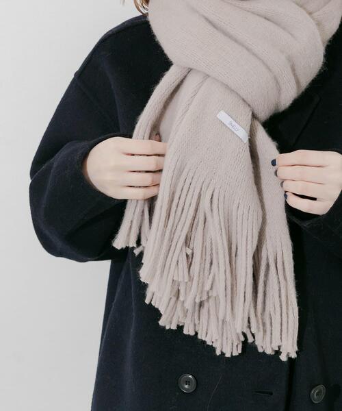 SMELLY(スメリー)の「ソフトボリュームマフラー(マフラー・レディース・グレー/チャコールグレー/ライトブルー/ホワイト/ベージュ・-)」の15枚目の写真