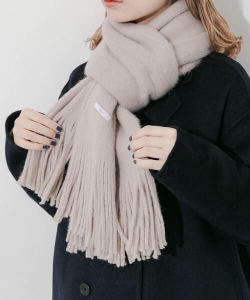 SMELLY(スメリー)の「ソフトボリュームマフラー(マフラー・レディース・グレー/チャコールグレー/ライトブルー/ホワイト/ベージュ・-)」の17枚目の写真