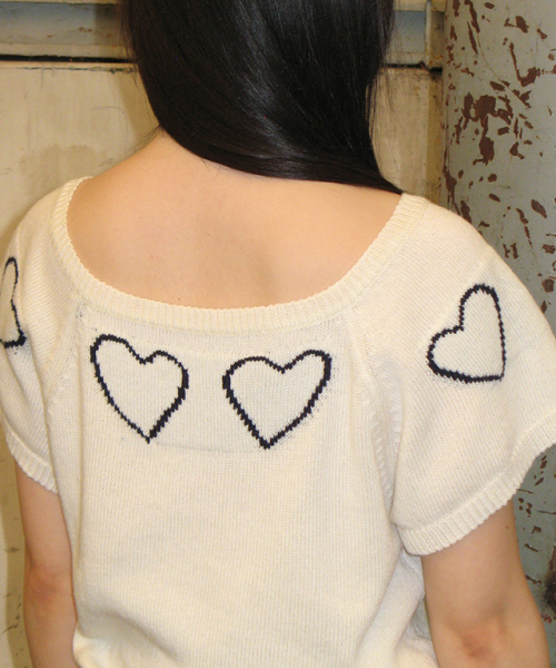 RONRON(ロンロン)の「HEART LINE SHORT SLEEVE KNIT IVORY(ニット/セーター・レディース・その他・FREE)」の3枚目の写真