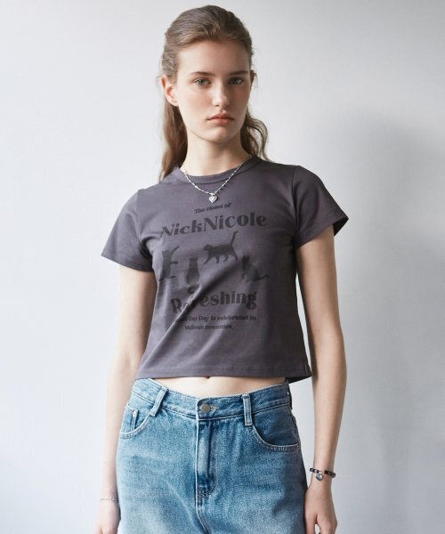NICK&NICOLE（ニックアンドニコール）の「NNC CAT REFRESHING CROP TEE_CHARCOAL（Tシャツ/カットソー・レディース・その他・FREE）」の3枚目の写真