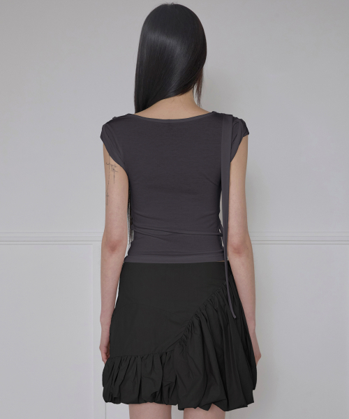 FLAREUP（フレアアップ）の「Asymmetrical Draped Strap Roll-Up T-Shirt (FL-170_Charcoal)（Tシャツ/カットソー・レディース・チャコール・OS）」の7枚目の写真
