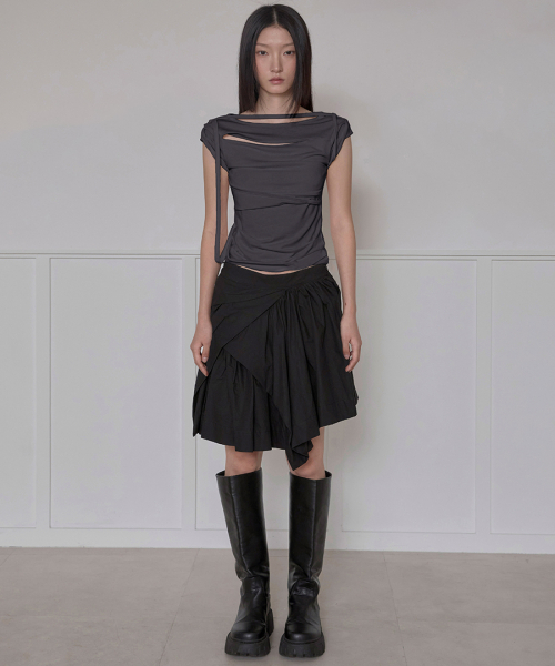 FLAREUP（フレアアップ）の「Asymmetrical Draped Strap Roll-Up T-Shirt (FL-170_Charcoal)（Tシャツ/カットソー・レディース・チャコール・OS）」の6枚目の写真