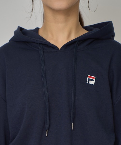 REDYAZEL（レディアゼル）の「［FILA×REDYAZEL］サガラロゴコンパクトフーディ（パーカー・レディース・ライトグレー/ネイビー/オフホワイト・FREE）」の12枚目の写真