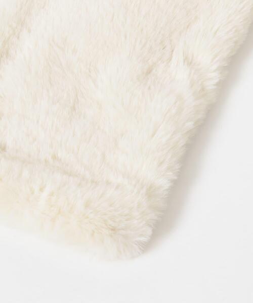 URBAN RESEARCH DOORS(アーバンリサーチドアーズ)の「エコファーティペット(マフラー・レディース・グレー系その他/チャコールグレー/ホワイト系その他・ONE)」の5枚目の写真