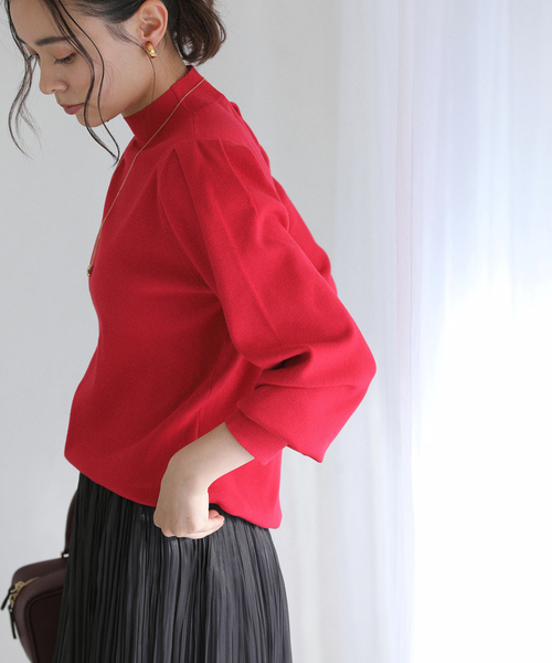 La TOTALITE(ラトータリテ)の「【洗える】ウォッシャブルギャザースリーブプルオーバー(ニット/セーター・レディース・レッド/ホワイト/チャコールグレー/ブラック・FREE)」の13枚目の写真