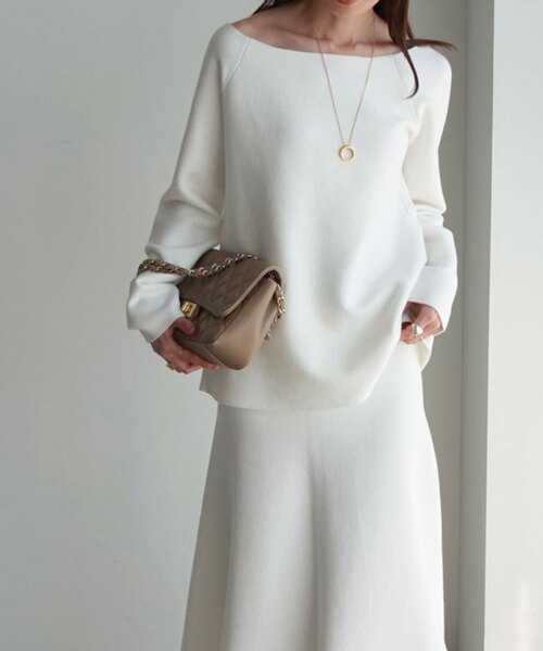 Noble(ノーブル)の「《セットアップ対応》ボートネックスムースニット(ニット/セーター・レディース・ホワイト/チャコールグレー・FREE)」の2枚目の写真