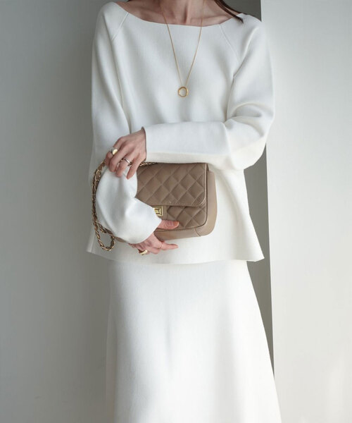 Noble(ノーブル)の「《セットアップ対応》ボートネックスムースニット(ニット/セーター・レディース・ホワイト/チャコールグレー・FREE)」の16枚目の写真