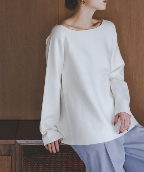 Noble(ノーブル)の「《セットアップ対応》ボートネックスムースニット(ニット/セーター・レディース・ホワイト/チャコールグレー・FREE)」の4枚目の写真