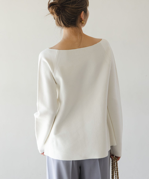 Noble(ノーブル)の「《セットアップ対応》ボートネックスムースニット(ニット/セーター・レディース・ホワイト/チャコールグレー・FREE)」の12枚目の写真