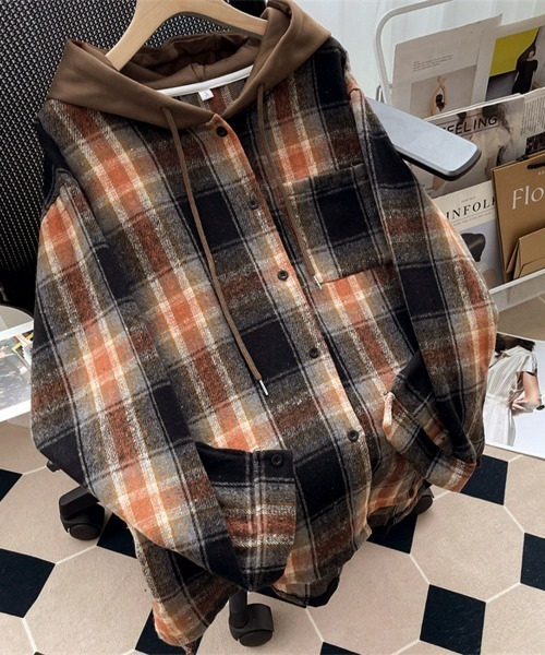 Miniministore（ミニミニストア）の「チェックフードシャツ レイヤード風シャツ（シャツ/ブラウス・レディース・ブラウン/ネイビー・FREE）」の8枚目の写真