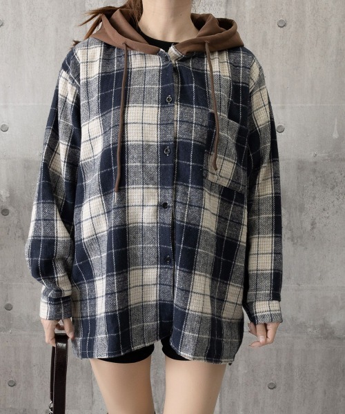 Miniministore（ミニミニストア）の「チェックフードシャツ レイヤード風シャツ（シャツ/ブラウス・レディース・ブラウン/ネイビー・FREE）」の9枚目の写真