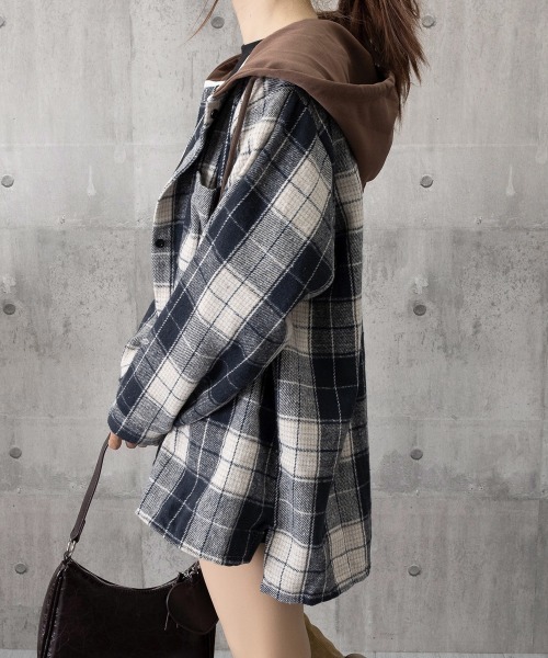 Miniministore（ミニミニストア）の「チェックフードシャツ レイヤード風シャツ（シャツ/ブラウス・レディース・ブラウン/ネイビー・FREE）」の13枚目の写真