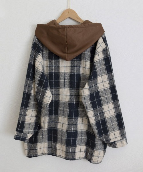Miniministore（ミニミニストア）の「チェックフードシャツ レイヤード風シャツ（シャツ/ブラウス・レディース・ブラウン/ネイビー・FREE）」の6枚目の写真