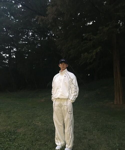 TOLANCE(トランス)の「ストリームカーブドパイピングジャケット - ホワイト(ナイロンジャケット・メンズ・ホワイト・MEDIUM/LARGE/X-LARGE/XX-LARGE)」の2枚目の写真