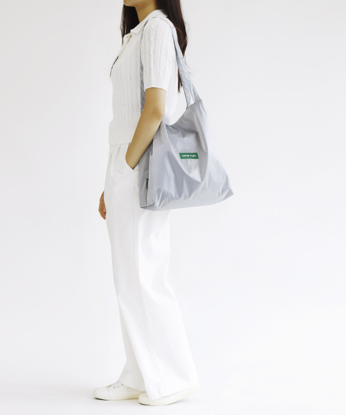 GREEN STUFF（グリーンスタッフ）の「思わずパク・シハン・ショッパーバッグ53メタリックナイロン - Silver（ショルダーバッグ・レディース・その他・FREE）」の6枚目の写真